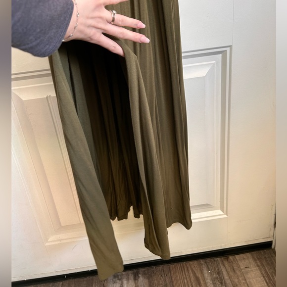 VENUS Green Maxi Dress - Picture 5 of 8